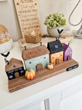 Load image into Gallery viewer, Spooky Street Autumn/Halloween House Figure Block