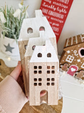 Load image into Gallery viewer, Wooden House Figure Set With White Roof