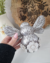 Load image into Gallery viewer, Spring Rustic Silver Mountable Floral Bee Figure