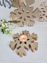 Load image into Gallery viewer, Natural/Glittery Gold Snowflake Figures
