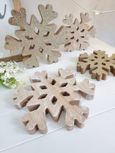 Load image into Gallery viewer, Natural/Glittery Gold Snowflake Figures