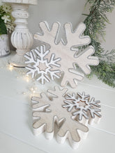 Load image into Gallery viewer, White Wash 3D Silver Glitter Snowflake Figure