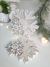 Load image into Gallery viewer, White Wash 3D Silver Glitter Snowflake Figure