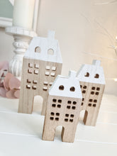 Load image into Gallery viewer, Wooden House Figure Set With White Roof