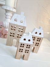 Load image into Gallery viewer, Wooden House Figure Set With White Roof