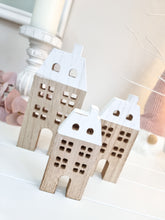 Load image into Gallery viewer, Wooden House Figure Set With White Roof