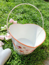Load image into Gallery viewer, Pink & White Floral Heart Shaped Bucket