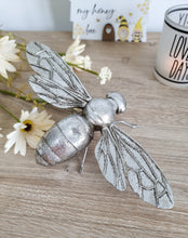 Load image into Gallery viewer, Intricate Fine Silver Bee Mountable Figure