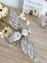 Load image into Gallery viewer, Intricate Fine Silver Bee Mountable Figure