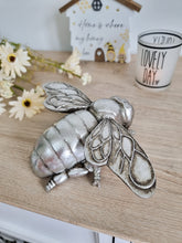 Load image into Gallery viewer, Intricate Silver Mountable Bee Figure