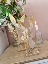 Load image into Gallery viewer, Natural Dried Flower Wooden Bunny Figure
