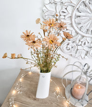 Load image into Gallery viewer, Apricot Wild Daisy Single Bunch