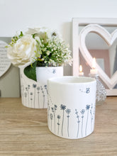 Load image into Gallery viewer, White & Grey Floral Round Planter With Bees