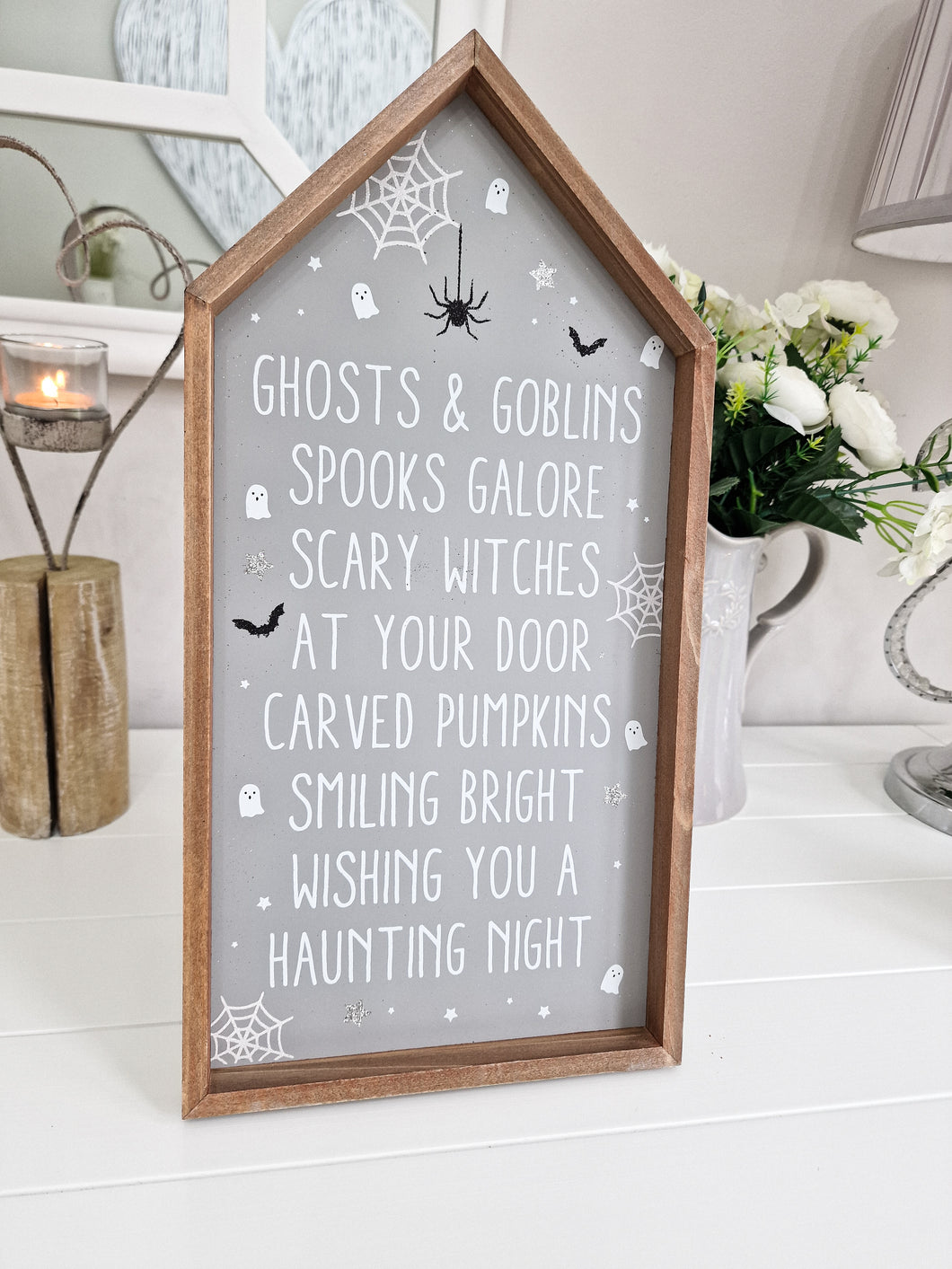 Haunted House Grey/White Halloween Plaque
