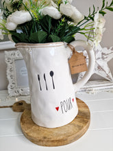 Load image into Gallery viewer, Red Heart &#39;Pour&#39; Large Kitchen Jug
