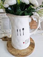 Load image into Gallery viewer, Red Heart &#39;Pour&#39; Large Kitchen Jug
