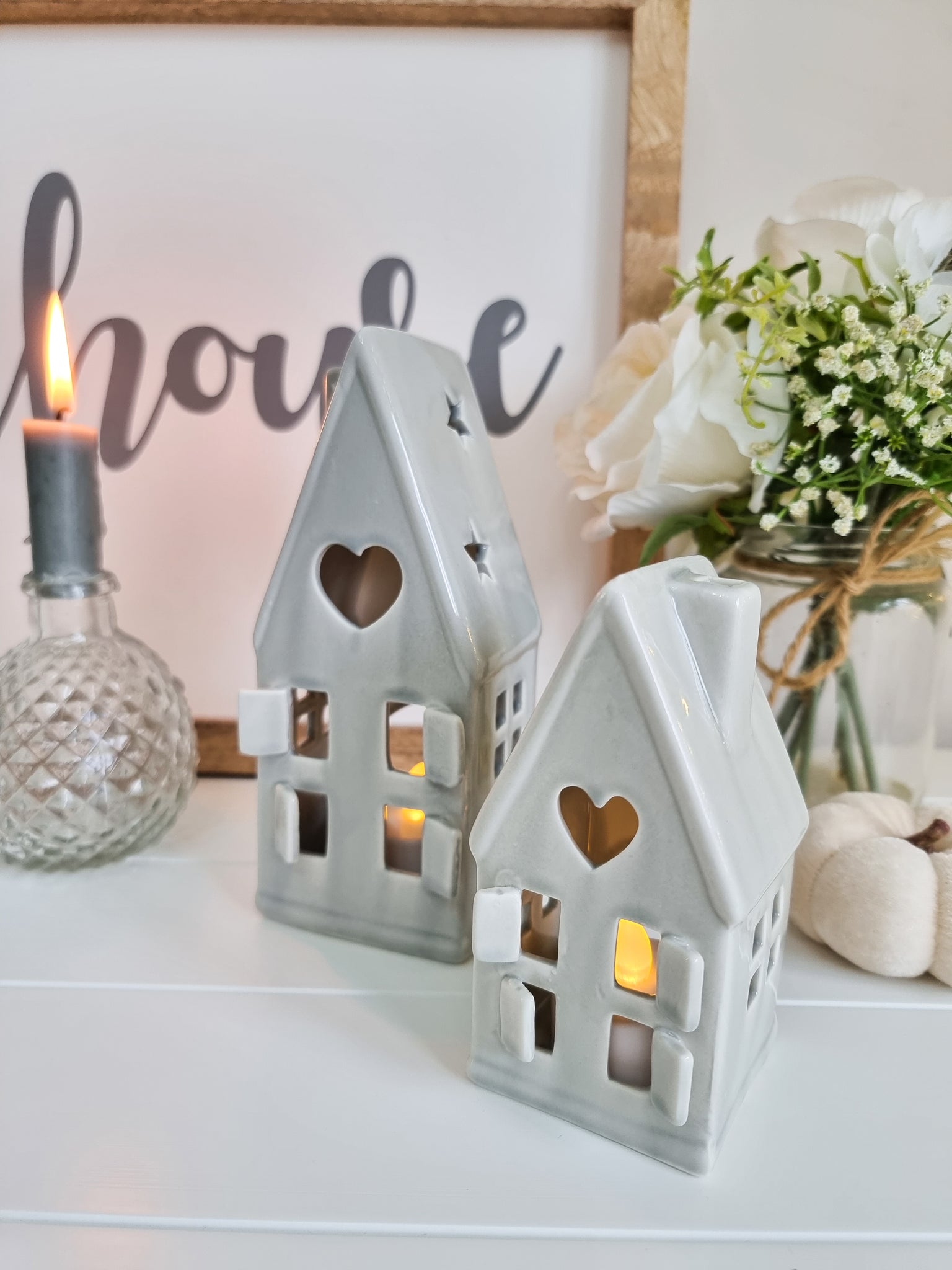 Light Grey Ceramic House Candle Holder With LED Candle Peony Blossom