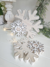 Load image into Gallery viewer, White Wash 3D Silver Glitter Snowflake Figure
