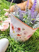 Load image into Gallery viewer, Pink &amp; White Floral Heart Shaped Bucket

