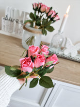 Load image into Gallery viewer, Pretty Pink Rose Bunch
