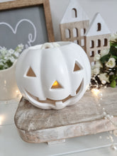 Load image into Gallery viewer, White Pumpkin Shaped Wax Melter
