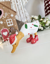 Load image into Gallery viewer, Festive Mini Red &amp; White Holly Duck Figure
