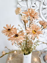 Load image into Gallery viewer, Apricot Wild Daisy Single Bunch

