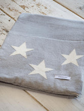 Load image into Gallery viewer, Grey &amp; White Two Side Knit Star Throw
