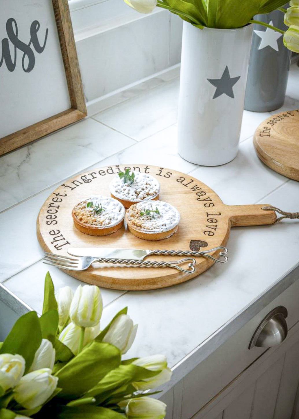 The Secret Ingredient Heart Detail Round Chopping Board